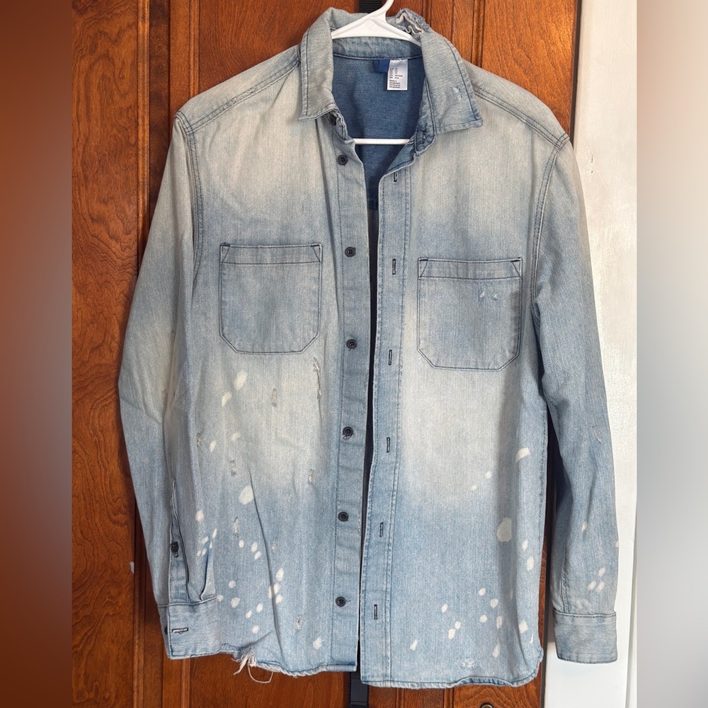 Men’s Distressed Light Blue Splatter Bleached Denim Jacket